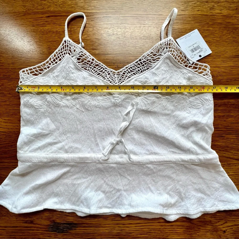 ⭐️ NWT O’Neill White Lace Tank Top Adjustable Straps Size MEDIUM - Picture 13 of 16